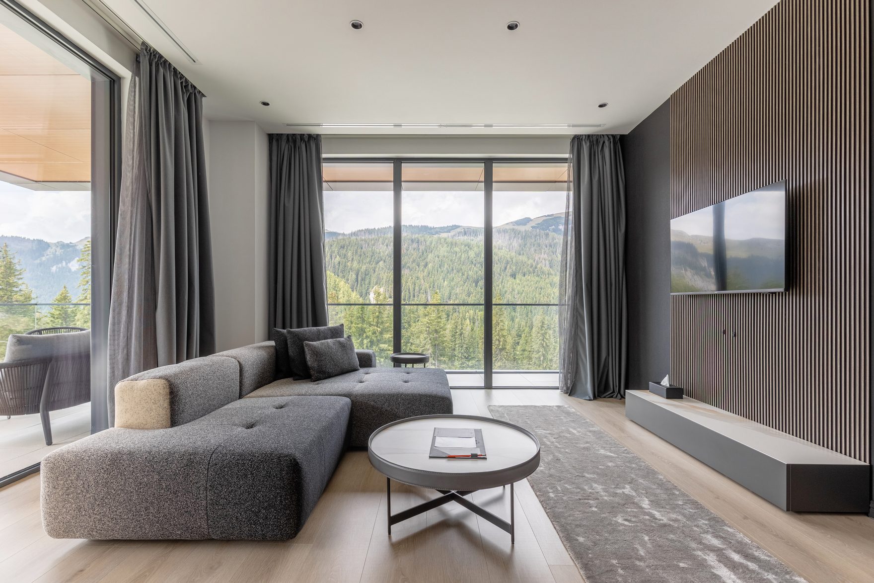 Apartament cu vedere la munte